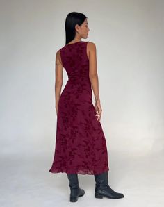 Botanical Flower Maroon Midi Dress | Gabriela – motelrocks-com-us A Line Dress Midi, Fall Midi Dress, Fall Midi, Stylish Maxi Dress, Maxi Dress Casual, Evening Dress Long, Purple Maxi Dress, Purple Maxi, Elegant Midi Dresses