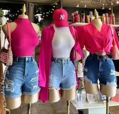 Angela Clayton, Storefront Display, Neat Casual Outfits, Display Mannequins, Cute Modest Outfits, Fasion Outfits, Long Island New York, Fashion Top Outfits, Everyday Fashion Outfits