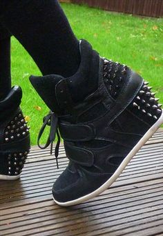 . Wedge High Tops, Mode Shoes, Velcro Shoes, New Rock, Shoe Closet, Wedge Sneakers, Sneakers Outfit