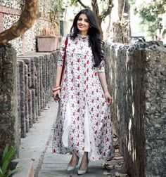 High Neck Kurti, Long Kurta Designs, डिजाइनर कपड़े, Long Kurti, Salwar Designs, Long Kurti Designs, Salwar Kamiz, Neckline Dress, Indian Attire