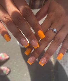 Short Color French Tip Acrylic Nails, Orange Nail Inspo Short, Orange Nails Acrylic Short Square, Orange Square Nails Short, Cute Orange Nails Short, Short French Tip Acrylic Nails Orange, Orange French Tip Short Nails, Orange Short Nail Designs, Short Orange French Tip