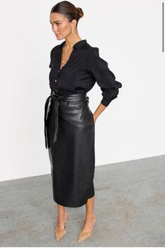 Plus Silk Skirt Outfit, Midi Leather Skirt Outfit, Long Leather Skirt Outfit, Look Boho Chic, Leather Skirt Outfit, Never Fully Dressed, The Perfect Day, Looks Black