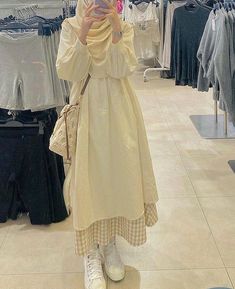 Hijab Outfit Dress, Muslim Fashion Dress Abayas, Modest Hijab Outfits, Cute Muslim Outfits, Hijab Outfit Aesthetic, Muslim Outfit Ideas, Hijab Outfit Ideas, Style Hijab Casual, Islamic Modest Fashion