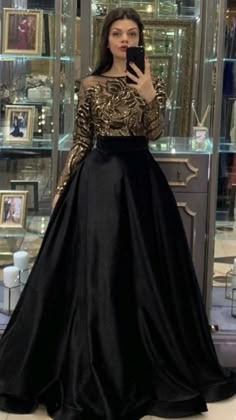 Eid Ideas, Maxi Dress Designs, Lehenga Designs Simple, Outfits Woman, Stylish Short Dresses, Pakistani Fancy Dresses