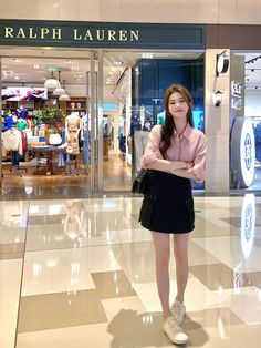 Weibo Girl, Ulzzang Korea, Beauty Smile, Tiktok Fashion, Friend Poses Photography, Fashion Enthusiast, Korean Fashion Trends, Casual Style Outfits