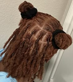 Chestnut Brown Locs, Dark Brown Locs, Peekaboo Locs, Feminine Locs, Dreadlocks Hair Care, Brown Dreads, Loc Hairstyles, Dreadlock Hairstyles For Men