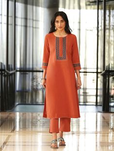 Women Red Cotton Applique Round Neck Straight Fit Kurta Fitted Orange Cotton Kurta, Orange Kurta Woman, Designer Semi-stitched Orange Kurta, Semi-stitched Silk Orange Kurta, Kurtas For Pregnant Women, Kurta For Women, Indian Aesthetic