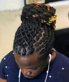 Mens Dreadlocks, Dreads Short Hair, Mens Dreadlock Styles, Natural Hair Spray, Dreadlocks Styles, Men Pictures, Dreadlocks Hairstyles, Dreads Hairstyles, Dread Hairstyles For Men