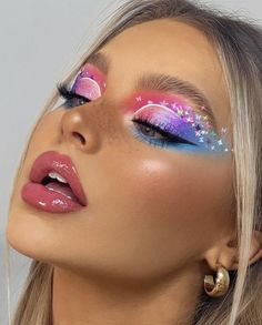 Rave Make Up Looks, Candy Themed Makeup Looks, Colorful Rave Makeup, Cute Colorful Makeup Looks, Lisa Frank Makeup Looks, Easy Creative Makeup, Bright Colorful Eye Makeup, Pastel Makeup Looks, Makijaż Sugar Skull