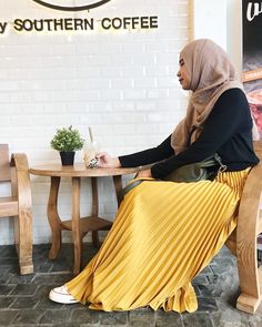 Skirt Satin, Hijab Style, Hijab Fashion, Pleated Skirt, Brave, Maxi Skirt, Ootd, Satin, Skirt