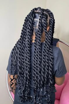 Senegalese Twists Yarn Twist Hairstyles, Big Twist Braids Hairstyles, Alicia Keys Braids, Curl Braids, Tattoos For Couples, Twists Hairstyles, Yarn Twist, Short Box Braids Hairstyles