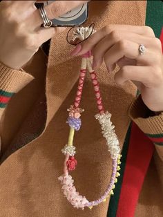 Beaded Necklace Diy, Diy Bracelets Patterns, Handmade Jewelry Tutorials, Beaded Jewelry Designs, 자수 디자인, Handmade Beaded Jewelry, Funky Jewelry, Beaded Accessories, Bead Jewellery