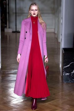 Bold Colors Outfits, Valentino 2017, Fashion Week Trends, Pink Coat, Fashion Show Collection, Fall 2017, Colourful Outfits, Fashion 2017, Beautiful Fashion