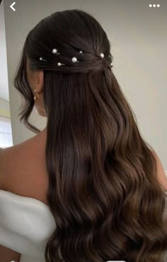 Simple Prom Hair, Quince Hairstyles, Long Hair Wedding Styles, Prom Hairstyles For Long Hair, Peinados Fáciles Para Cabello Corto, Pearl Hair Pins, Hairdo For Long Hair, Hair Stylist Life, Aesthetic Hair