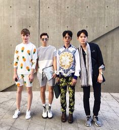 Seoul Fashion Week 2016 #seoulfashionweek Seoul Fashion Week Men, Streetwear Poses, Seoul Style, Korea Street Style, Mode Shoes, Fashion Week 2016