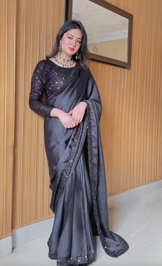 Black Saree Party Wear Pakistani, Black Saree Jwellary Ideas, Dark Color Sarees Party Wear, Sari Designs Latest For Wedding, Saari Designs Latest Party Wear, Dark Colour Saree, Pakistani Saree Designs, Saari Designs Latest, Modest Saree