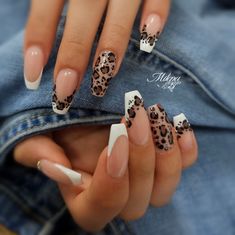 Jaguar Nails Design, Simple Animal Print Nails, Black Nails With Leopard Design, Animal Print Nail Art Leopards, Crazy Design Nails, Safari Themed Nails, Nail Ideas Leopard, Silver Leopard Nails, Cheetah Accent Nails