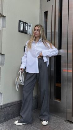 Aim Clo, Converse Outfit Ideas, Liza Rudkevich, Platform Converse Outfit, 2010 Outfits, Linen Pants Style, 00s Mode, Converse Outfits, Converse Outfit