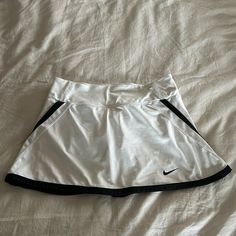 Never Worn So Cute Perfect Condition White Lined Sports Skirt, Nike White Fitted Tennis Skirt, Fitted White Nike Tennis Skirt, Nike White Skort For Spring, Nike White Tennis Skirt For Spring, Nike White Lined Skirt, Nike Sporty White Skirt, Nike White Casual Skort, Nike White Skirt For Spring