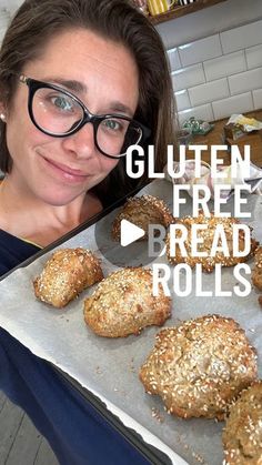 Michela (presenter/mum/chef) easy home cooked recipes on Instagram: "Gluten free bread rolls - unprocessed, 4 ingredients, packed with protein and no need to leave it to rise. 5minutes to mix, 20mins to bake so in 30 mins from start to finish you will have fresh gluten free bread with no hidden nasties!

SAVE and SHARE if you think this is a good one 😍

Mix the following in a bowl:
300g cottage cheese
3 eggs
300g gluten free oats
1 tsp baking powder (gluten free)
1tsp fine salt

Once combined blend the mix with a stick blender or food processor.

Place on a lined baking tray - makes either 4 large mounds or 8 mini mounds

Optional - sprinkle with sesame seeds or chia seeds

Bake in a preheated oven for 20-25mins at 200C until golden.

Leave to cool on a wire rack

Slice in half and fill w Gluten Free Bread Rolls, 1960s Food, Gluten Free Rolls, Stick Blender, Sweet And Sour Meatballs, Healthy Vegetable Recipes, Cottage Cheese Recipes, Sandwich Fillings, Homemade Muffins