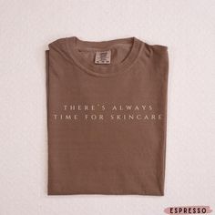 All orders after on or after 12/10 are not guaranteed arrival by the holidayAll of our items are unisex sizing. This is a minimalist design with the print ranging from 7-10inches depending on size ordered. This Comfort Colors® shirt is heavyweight cotton with a relaxed fit.  Please refer to size guide listed for each individual item. We use professional direct to garment printing(not iron on vinyl) so there is no raised rubbery feel to the item.  CARE INSTRUCTIONS Machine wash cold, inside out w Esthetician Gifts, Comfort Colors Shirt, Iron On Vinyl, Esthetician, Comfort Colors, San Jose, Minimalist Design, Size Guide, Print Quality