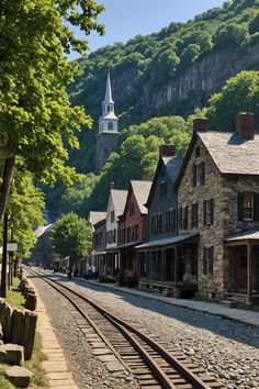 A Walk Through Time: The Historical Riches of Harpers Ferry Roanoke Virginia Aesthetic, Usa Small Town, Small American Town, West Virginia Aesthetic, Virginia Aesthetic, Virginia Countryside, Charles Town West Virginia, Small Country Town, Great Falls Virginia