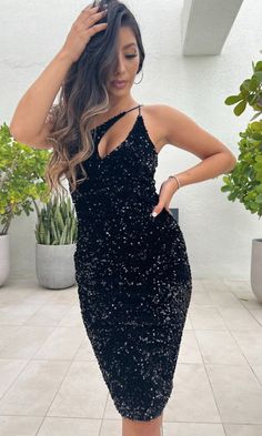 Here's a fabulous short black sequin party dress that is as dazzling as it is figure flattering. Dubbed Venice, this one-shoulder little black dress is fully sequined from the unique cut-out bodice to the hem of the hip-skimming skirt. The short black cocktail dress has an asymmetrical neckline and a tight skirt that ends at knee length for a stylish look at homecoming, fancy dinner parties, and other semi-formal events. Offered in misses and extended sizes, this one-shoulder short black sequin Velvet Sequin Dress, Short Black Cocktail Dress, Black Formal Dress, Bachelorette Party Dress, Sequin Party, Sequin Midi Dress, Black Dress Formal, Exotic Fashion, Black Formal