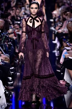 Paris Fashion Week: Dark Romanticism at Elie Saab | About Her Modern Romantic Gothic Fashion, Unconventional Prom Dress, Dark Vintage Outfits, 90’s Dresses, Whimsigoth Prom Dress, 90s Whimsigoth Aesthetic, Purple Outfits Ideas, Modern Victorian Dress, All Purple Outfit