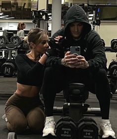 Gym Couple, Gym Pictures, Gym Photos, Trening Fitness, Gym Fits, Gym Inspiration, Naha, A Gym, Workout Aesthetic