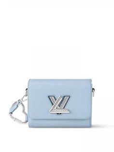 Gender: Women Brand: LOUIS VUITTON Product Name: Twist PM Candy Blue M24037 Bags Alora Code: 70865138 Origin: Italy Designer Style ID M24037 Louis Vuitton Twist, Timeless Handbag, Luxe Fashion, Designer Style, Bags Designer Fashion, Product Name, Exclusive Bag, New Bag, Exclusive Designs