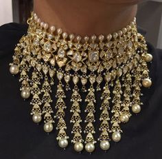 Rajputi Necklace, Pearl Bridal Jewelry Sets, Jadau Jwellery, Choker Sets, Vintage Indian Jewelry, Gold Jewelry Prom, Rajputi Jewellery, Bridal Jewelry Sets Brides, Kundan Jewellery Bridal