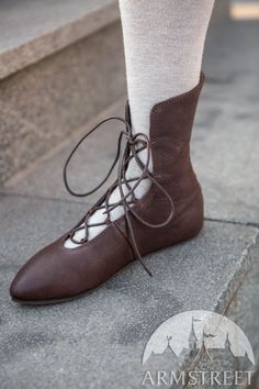 Medieval Shoes, Historical Shoes, Shoes And Socks, Medieval Woman, Stefan Janoski, Costume Shoes, Modern Shoes, Cosplay Shoes, Womens Shoes High Heels