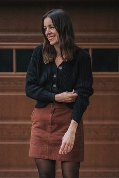 3 Outfit Formulas: Taking Your Skirts + Dresses Into the Next Season - Seasons + Salt Skirt Cardigan Outfit Winter, Skirt In Fall Outfit, Autumn Outfits Vintage, Modest Outfits Ideas, Fall Winter Aesthetic, More Closet Space, 60s Look, Scottish Style, Fall Skirt