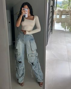 Cheap Trendy Bottoms For Date Night, Waist Flattering Outfits, Affordable Trendy Bottoms For Date Night, Women Street Wear Fashion, Female Styles Fashion, Outfit Ideas Dressy Classy, Aesthetic Baddie Outfit Ideas, Crop Top With Jeans Outfit, Baddie Style Outfits