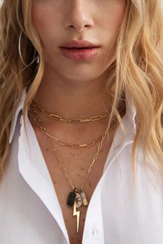 SALT. Fine Jewelry | PAPERCLIP CHAIN NECKLACE Jewellery Photography Inspiration, Creative Jewelry Photography, Jewelry Photography Styling, Diy Collier, Jewelry Photoshoot, Diamond Choker, Jewelry Model, Jewelry Photography, Creative Jewelry