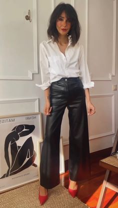 Culotte Trousers Outfit, Leather Business Outfit, Leather Pants Corporate Outfit, Black Leather Pants With White Shirt, Gold Velvet Dress Outfit, Edgy Chic Minimalist Style, Leather Pants Outfit Office, Leather Pant Work Outfit, February Fashion 2024