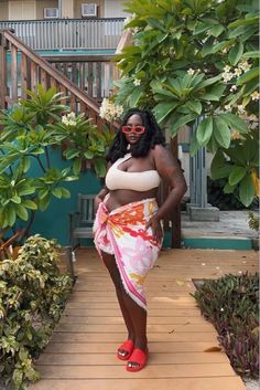 Feminine Black Women, Pool Fashion, Curvy Swimwear, Black Femininity, Cruise Outfits, Moda Plus, Curvy Outfits