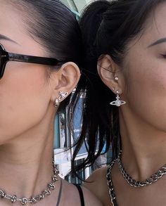 Vega Twins Zodiac Academy, Vega Twins, Zodiac Academy, Pretty Ear Piercings, Earrings Aesthetic