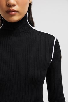 Featuring a sleek design, this turtleneck sweater is featured in a slim, figure-hugging fit. The lightweight knit is crafted from a luxurious wool, cashmere and viscose blend. Cardigan Shirt, Outerwear Outfit, Cashmere Turtleneck, Ski Pants, Dress With Cardigan, Sweater Black, Lightweight Knit, Ski Jacket, Black Wool