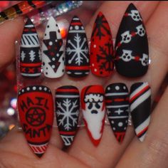 Gothic Christmas Nail Designs, Goth Holiday Nails, Gothic Holiday Nails, Alt Christmas Nails