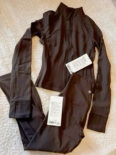 Defined Lulu Jacket, Lululemon Brown Define Jacket, Brown Define Jacket, Define Lululemon Jacket, Brown Lululemon Set, Leggings Lululemon Outfit, Brown Lululemon Jacket Outfit, How To Style Define Jacket, Lululemon Workout Set