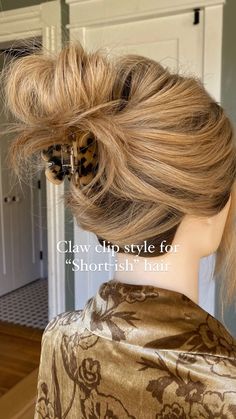 TORIE BLISS | Claw clip style for “short-ish” hair ❤️‍🔥 Save & try *clip linked in story* | Instagram Hair Clip Hairstyles For Work, Hair Claw Styles For Long Hair, Hair Claw Styles For Short Hair, Easy Hair Updos With Clip, Half Up Half Down Hair Medium Length Claw Clip, Ways To Wear A Hair Claw Clip, Clips For Medium Hair, Shoulder Hair Updo Easy, Claw Clip Styles Fine Hair