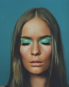 1970s Makeup, Makeup Tumblr, Rose Gold Makeup, Turquoise Eyes, Green Eyeshadow