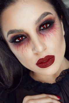 Homemade Vampire Costume For Women, Halloween Makeup With Mask, Easy Vampire Makeup For Women, Victorian Vampire Makeup, Vampire Hairstyles For Women, Horror Smink, Nem Halloween Makeup, Fete Emo, Pelottava Halloween