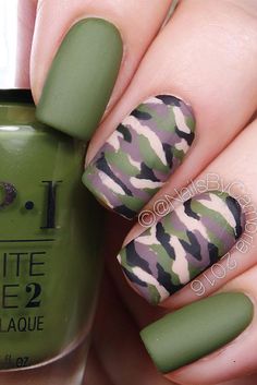 Fun Summer Nail Designs to Try This Summer ★ See more: http://glaminati.com/summer-nail-designs-try-july/ Ring Finger Nails, Fun Summer Nails, Squoval Nails, Short Coffin, Nails Green, Green Nail, Trendy Nail Art