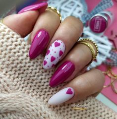 Valentine Nails Pink, Unghie Sfumate, Valentine Nail Art, February Nails, Nail Designs Valentines, Her Nails, Heart Nails, Fancy Nails, Short Acrylic Nails