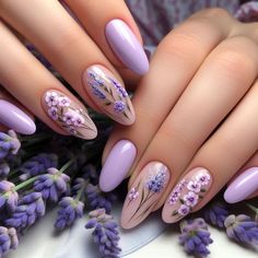 Nails With Lavender Flowers, Loveshackfancy Inspired Nails, Wisteria Nail Art, Bridgerton Nails Ideas, Lavender Flower Nails, Purple Wedding Nails, Nail Art Fleur, Spring Nail Art Designs, August Nails