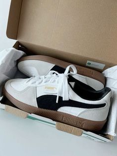 Puma Cali Sneakers Outfit, Puma Samba, Shoes Fashion Photography, Fall Sneakers, Sneakers Looks, Fresh Shoes