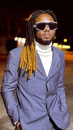 Influenciador digital - Lunai Silber com dreads Hair Boy, Plaits, Short Videos, Dreadlocks, Created By, Hair