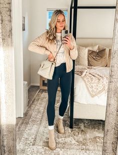 Ankle Boots With Socks And Jeans, Howler Boot Outfits, Winter Outfits With Beige Boots, Fall Outfits Beige Boots, Winter Boots Outfits Women, Outfits With Beige Combat Boots, Dress With Chunky Boots Outfit, Light Colored Chelsea Boots Outfit, Sand Suede Boots Outfit